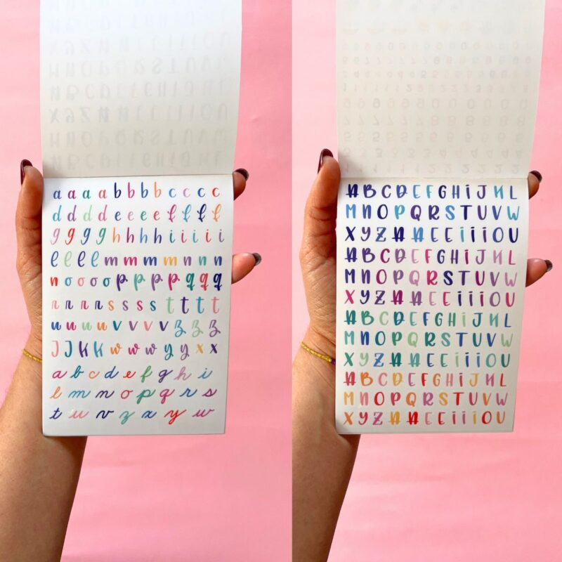 Stickers book con lettere numeri e simboli